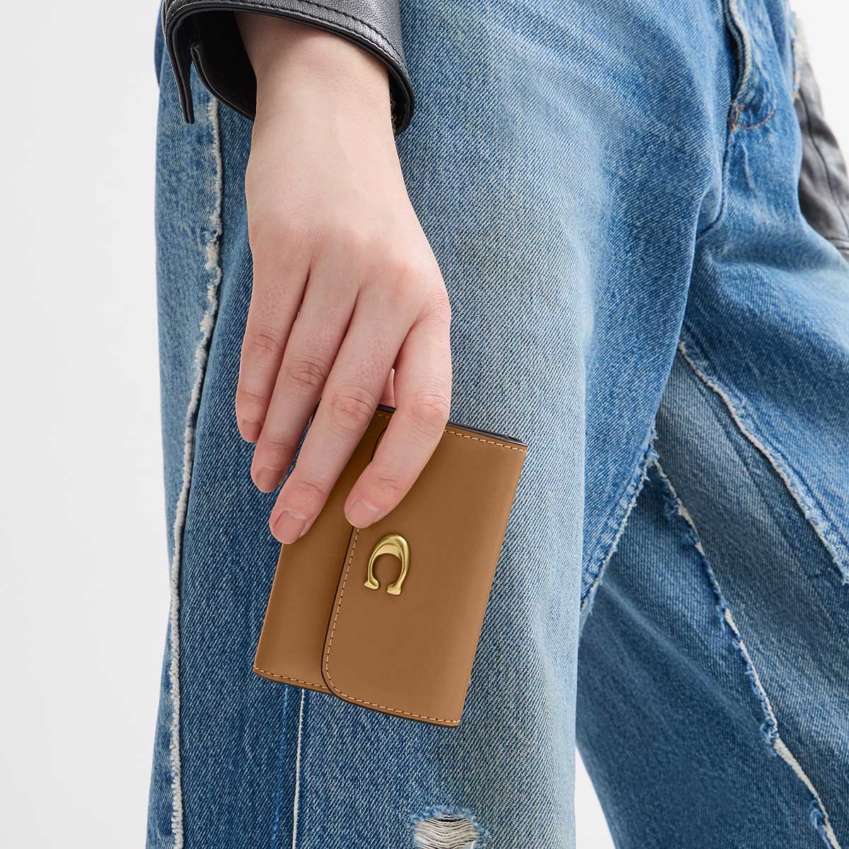 Coach Essential Card Holder Wallet | LEVISONS